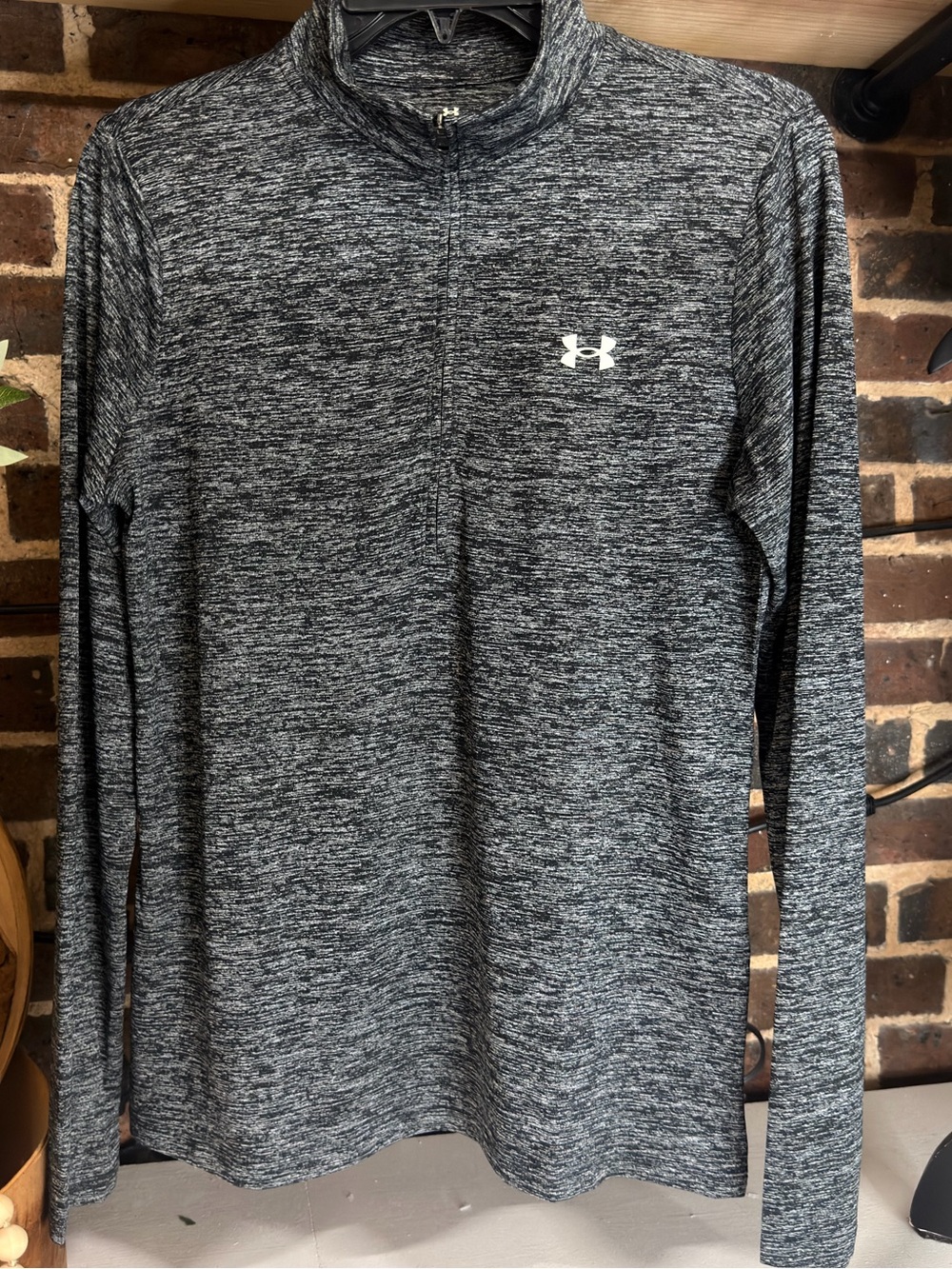 Under Armour loose fit  pullover Black Heather 1/4 Zip Performance Top